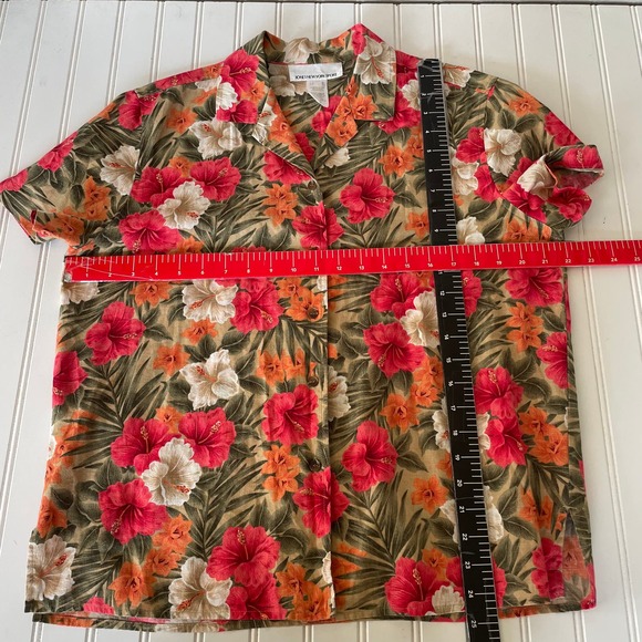 Jones New York Hawaiian Floral top size medium - Picture 6 of 8